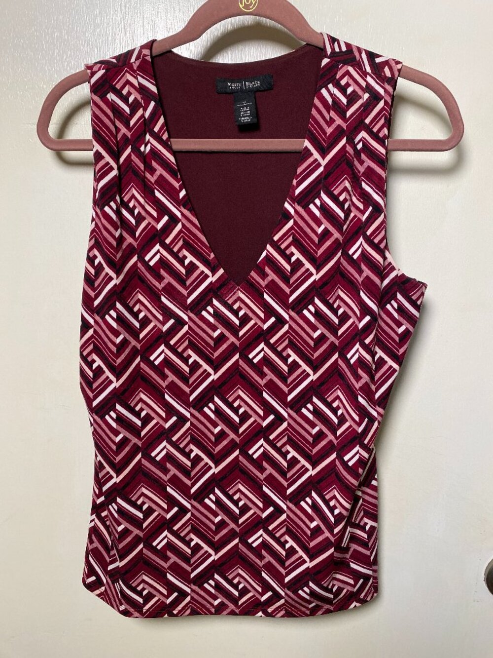 White House Black Market Sleeveless Geometric Print V-Neck Blouse Medium